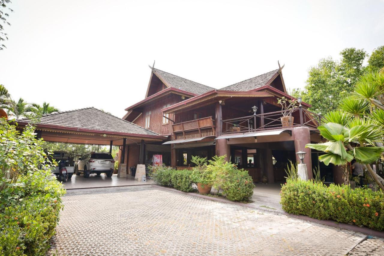 Oyo 536 Reuan Kanthima Ban Laem Chabang Exteriér fotografie