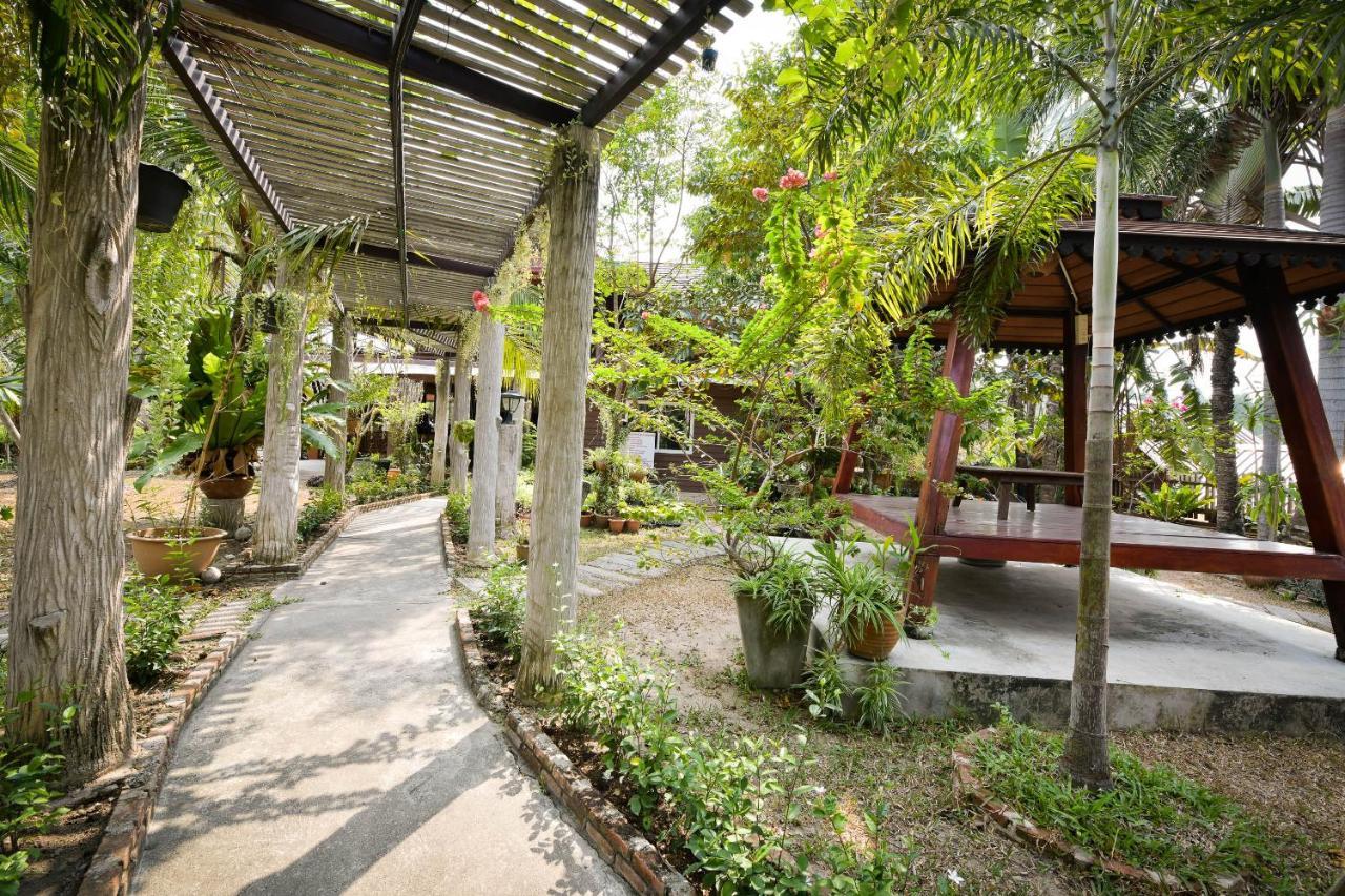 Oyo 536 Reuan Kanthima Ban Laem Chabang Exteriér fotografie